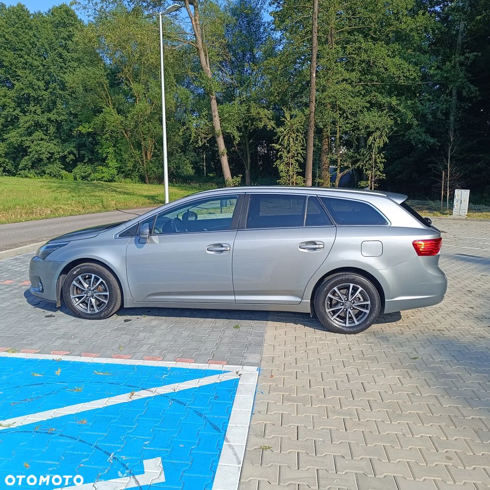 Toyota Avensis 2.0 D-4D Comfort - 14