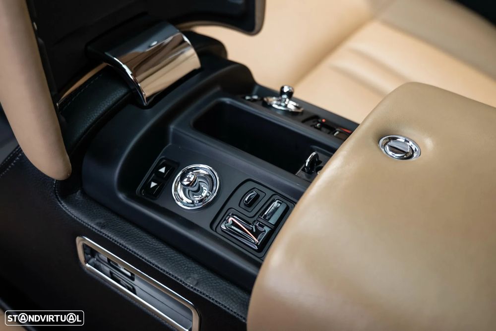 Rolls Royce Phantom 6.8 V12 - 12