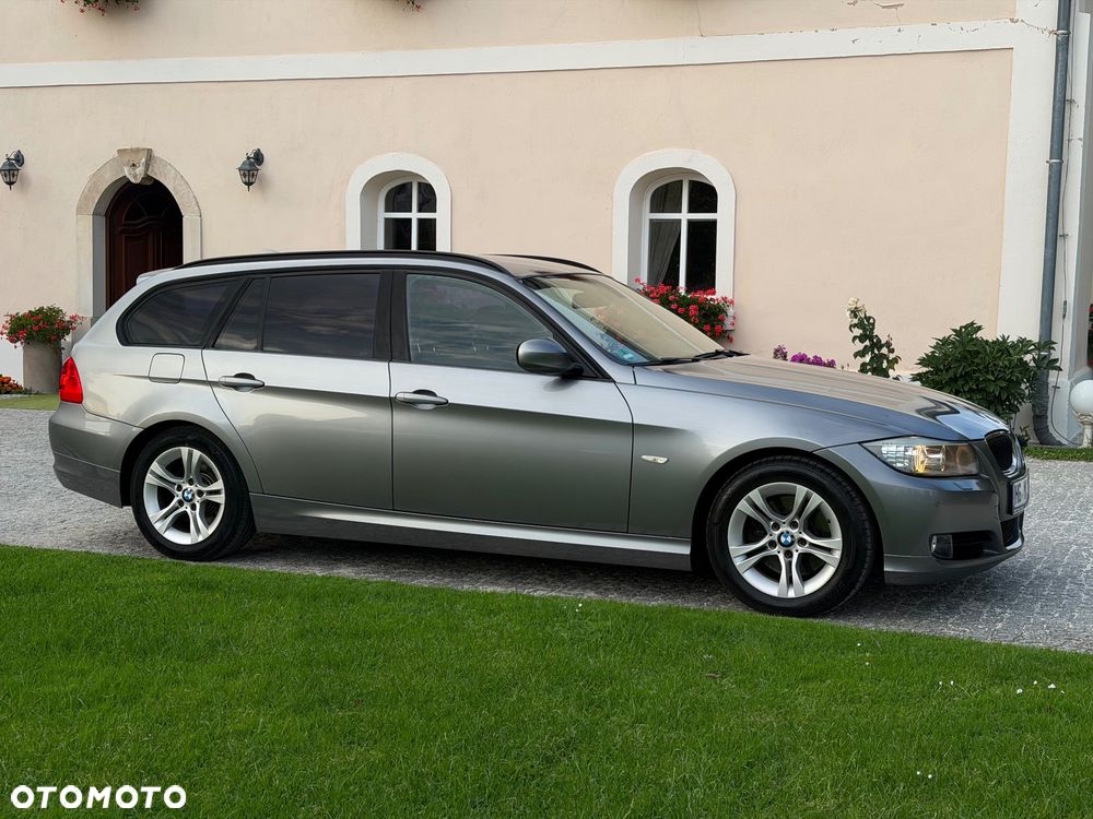 BMW Seria 3 2011 photo 4
