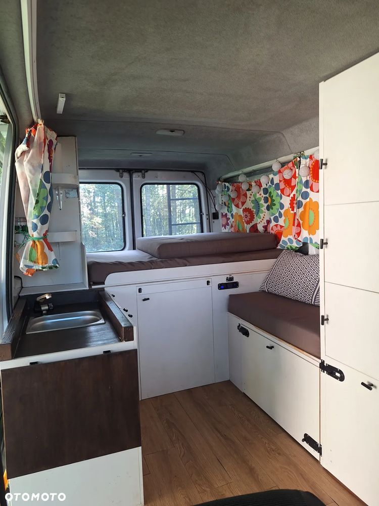 Mercedes-Benz Sprinter - 9