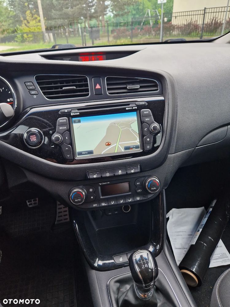 Kia Ceed 1.6 GDI Dream-Team Edition - 14