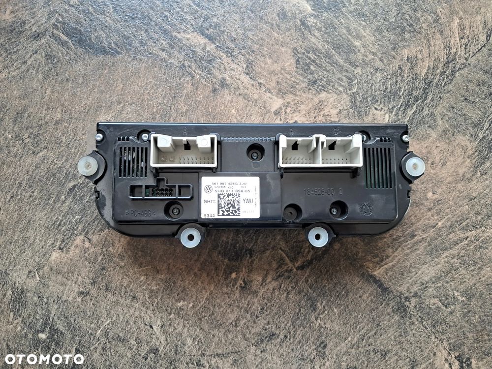 Panel klimatyzacji nawiewu VW Golf VII Arteon 561907426G - 3