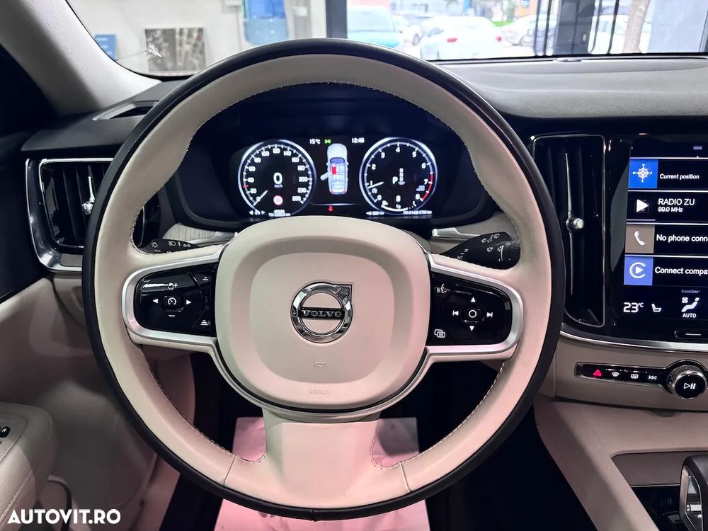 Volvo V60 V60CC B5 MHEV AT AWD Plus Bright - 25