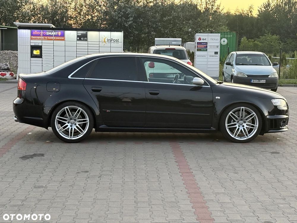 Audi RS4 Limousine - 8