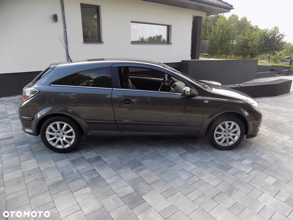 Opel Astra III GTC 1.4 Enjoy - 14