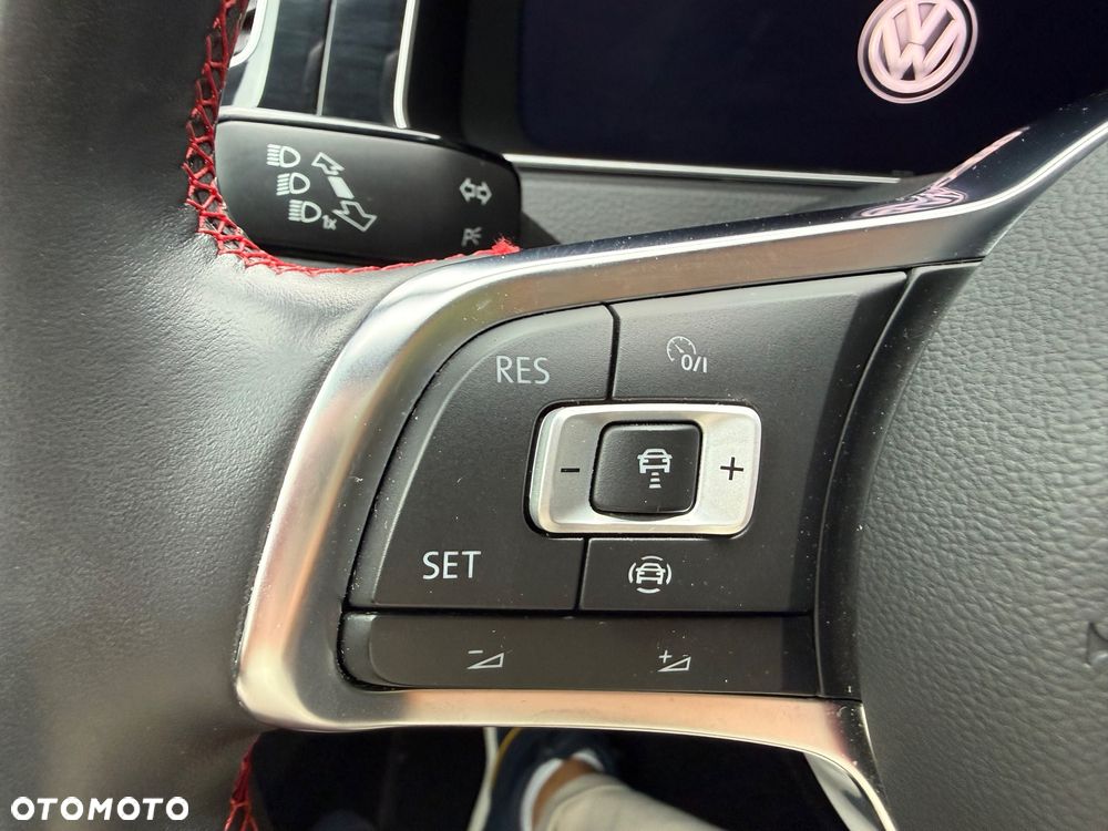 Volkswagen Golf - 22