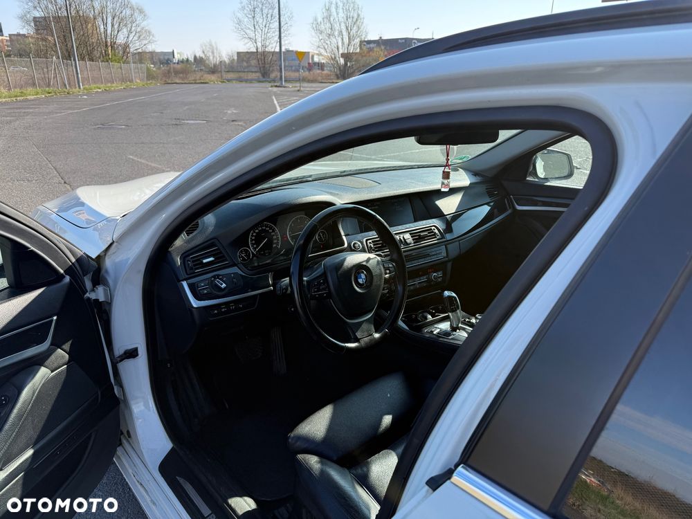 BMW Seria 5 525d - 9