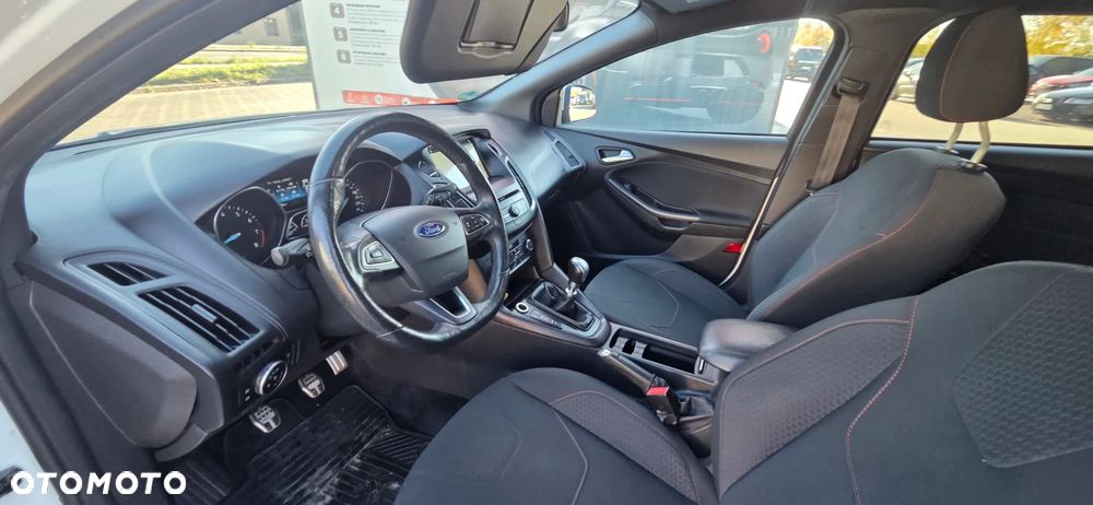 Ford Focus 1.5 EcoBoost STart-Stopp-System ST-LINE - 32