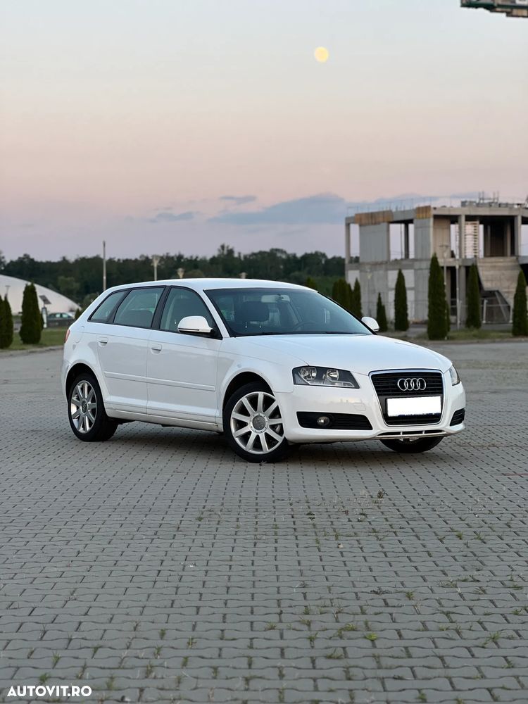 Audi A3 1.6 MPI Attraction - 1