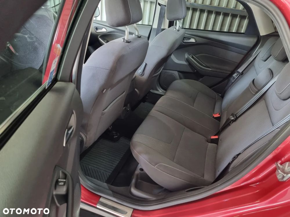 Ford Focus ver-1-6-ecoboost-titanium - 11