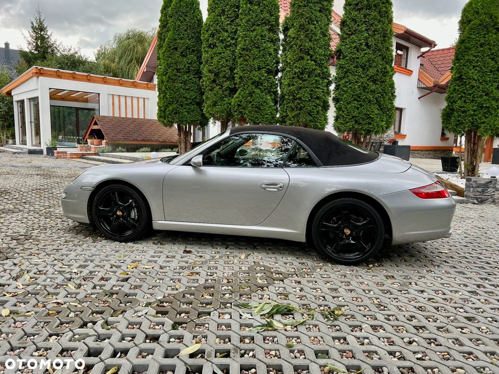 Porsche 911 Carrera - 2