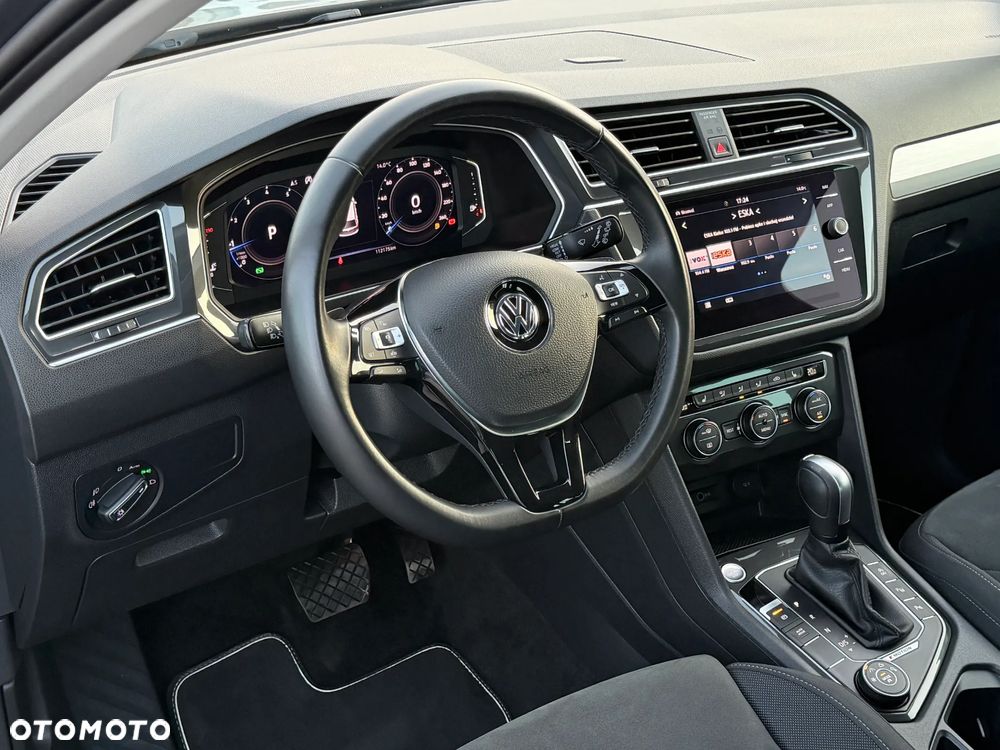 Volkswagen Tiguan - 36