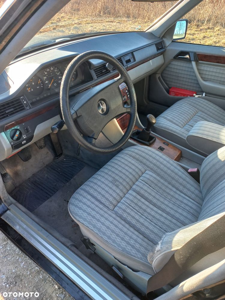 Mercedes-Benz W124 E klasa - 10