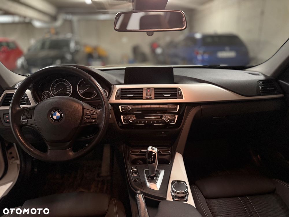 BMW Seria 3 320d Advantage - 26