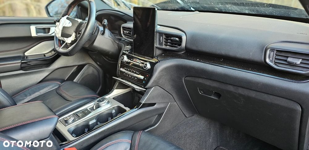 Ford Explorer EcoBoost Plug-in Hybrid ST-LINE - 11