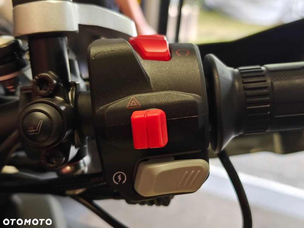 QJMOTOR SRT 800SX - 8