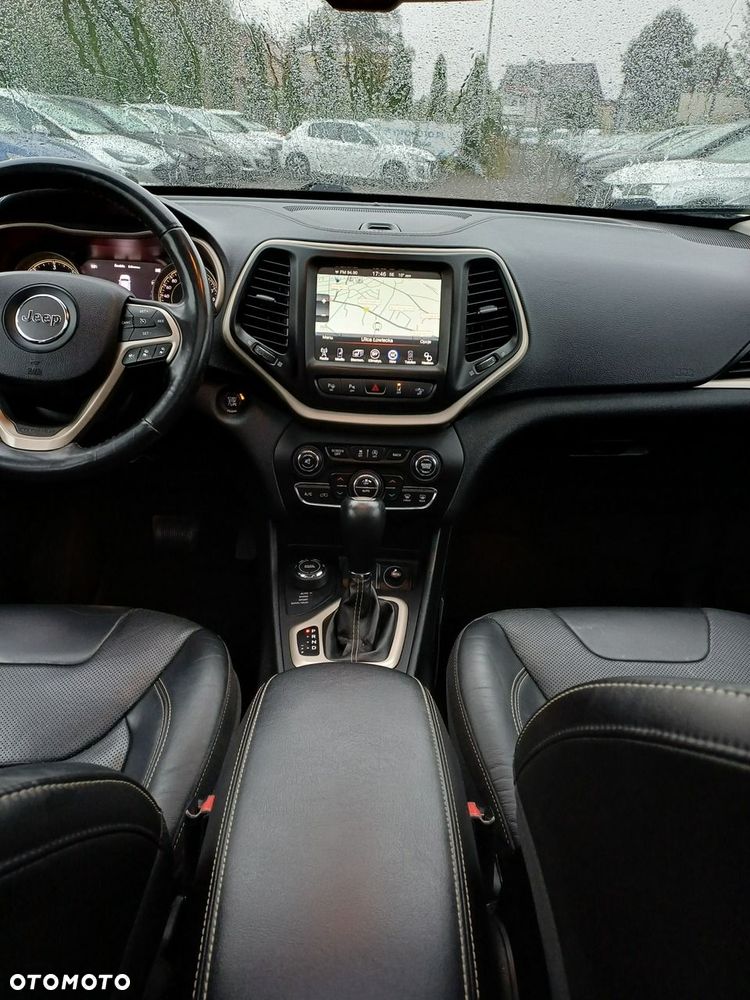 Jeep Cherokee - 22