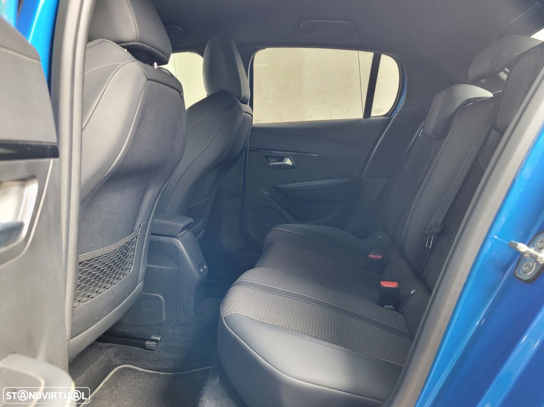 Peugeot e-208 50 kWh GT Line - 10
