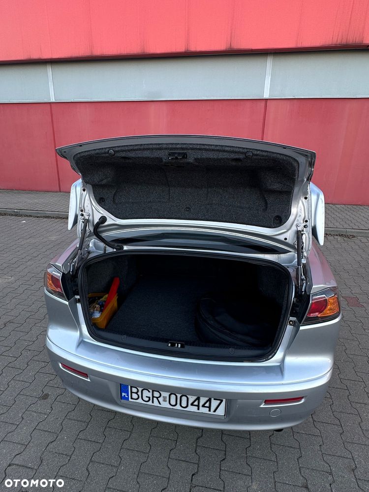 Mitsubishi Lancer - 8