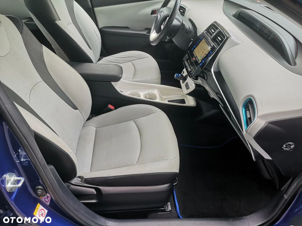 Toyota Prius 1.8 Hybrid Prestige - 28