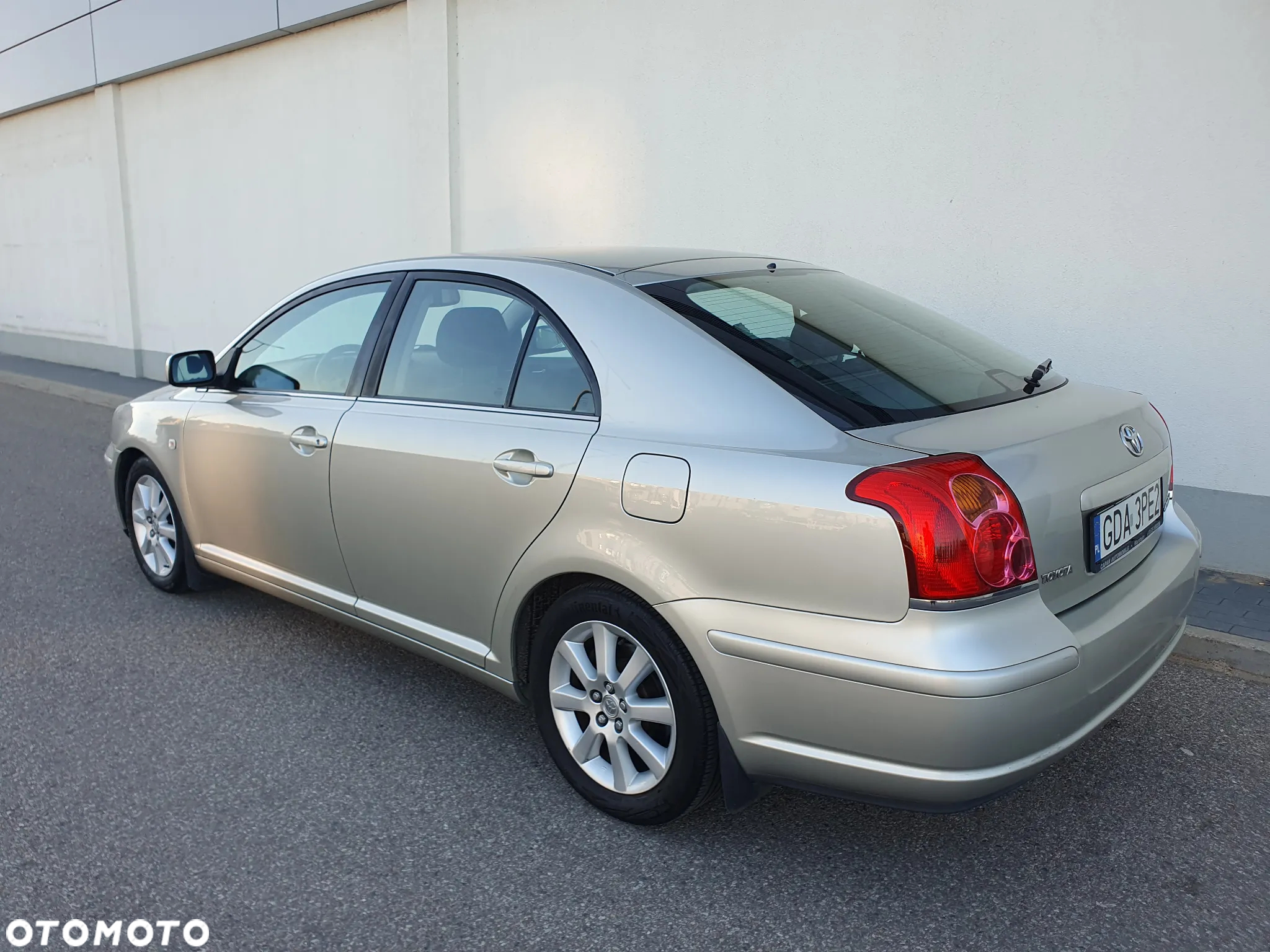 Toyota Avensis 1.8 VVT-i Sol Premium - 20
