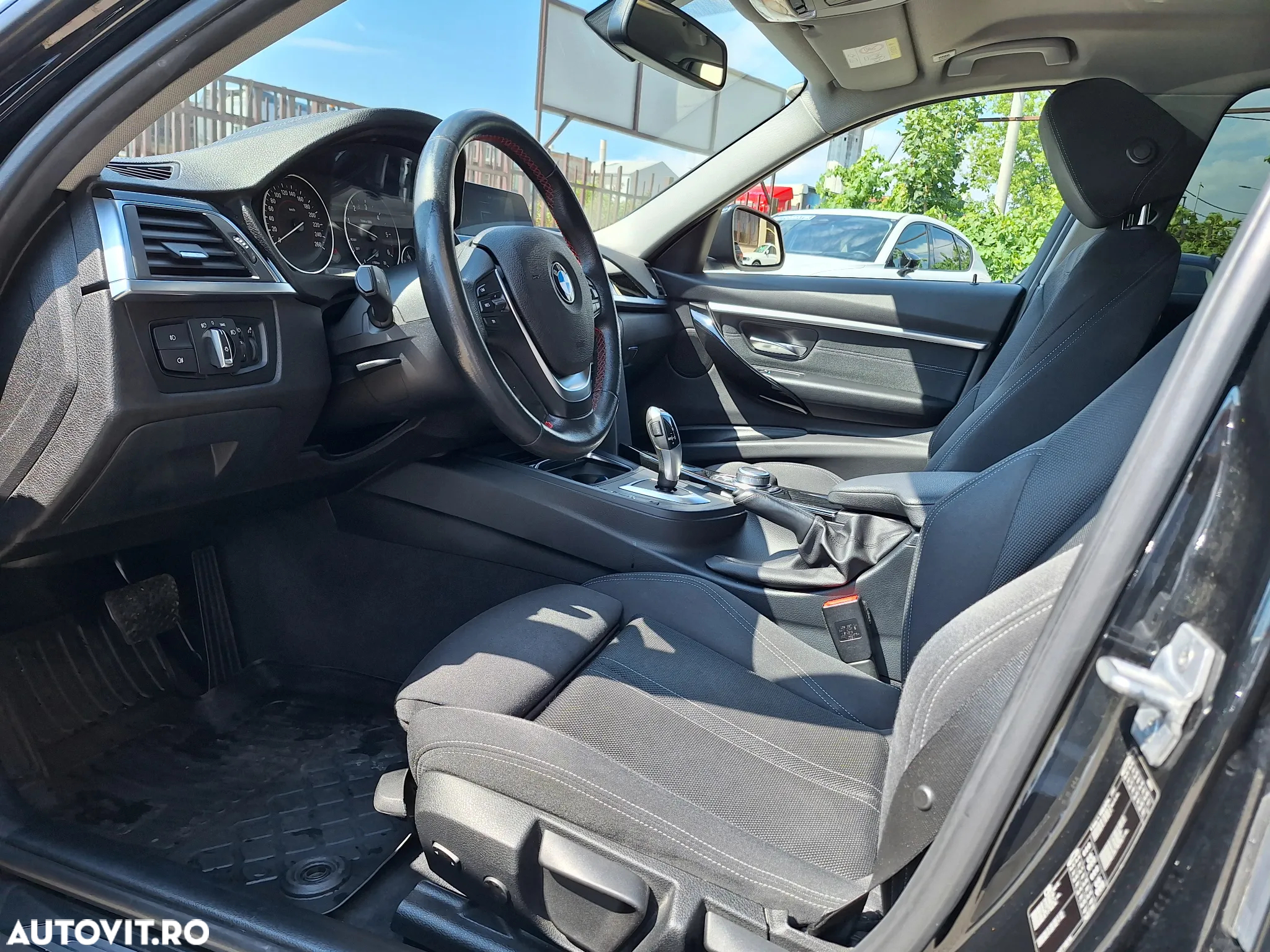 BMW Seria 3 320d Aut. Sport Line - 12