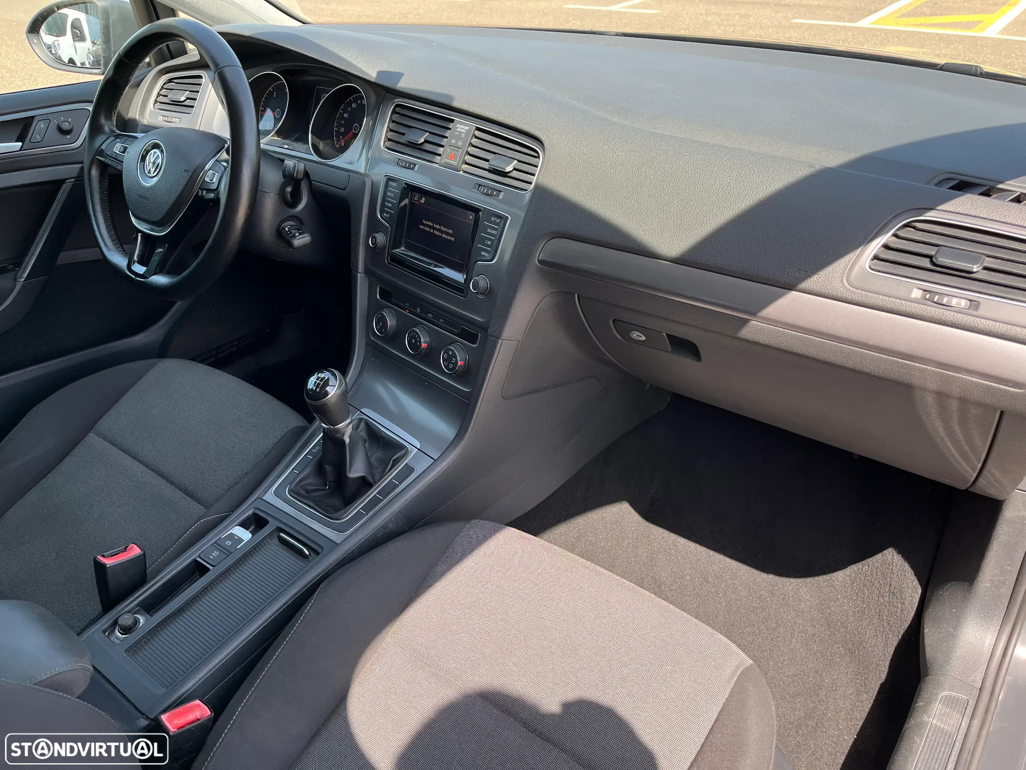 VW Golf 1.6 TDi BlueMotion Confortline - 15