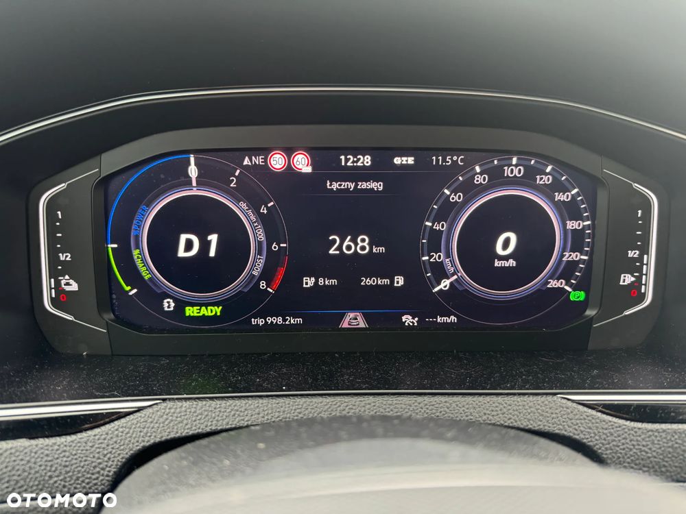 Volkswagen Passat - 21