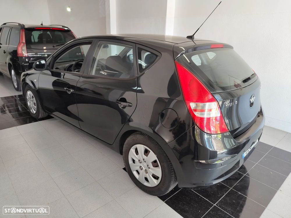 Hyundai i30 1.6 CRDI Comfort - 4
