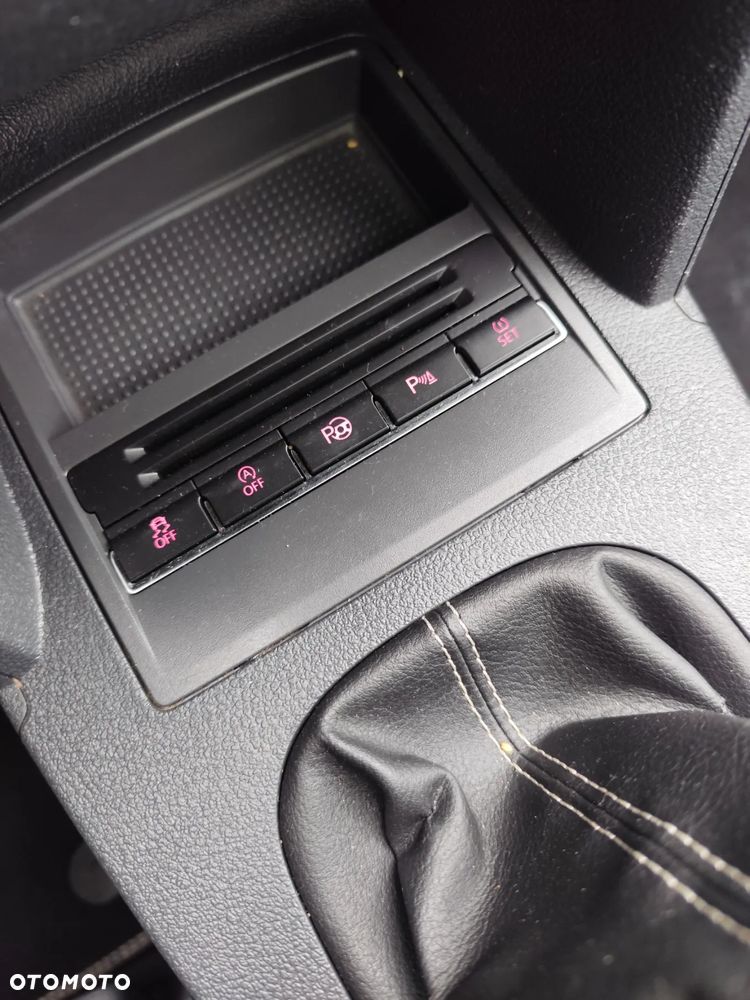 Volkswagen Touran 2.0 TDI DPF Highline Perfectline - 28