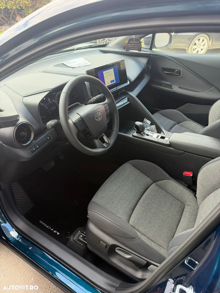 Toyota C-HR 1.8 HEV 140 CP 4x2 CVT Dynamic - 12