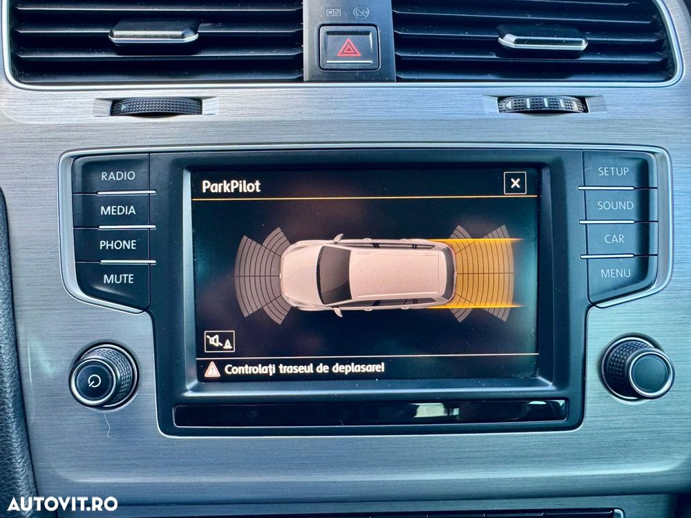 Volkswagen Golf 1.6 TDI BlueMotion Comfortline - 32