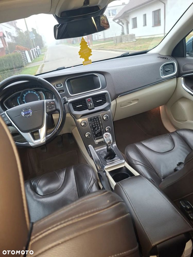 Volvo V40 D2 Summum - 12