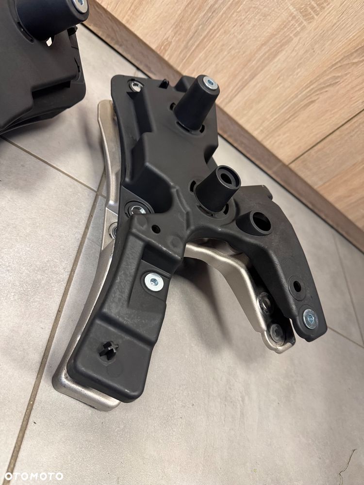 Volvo Xc60 II wspornik błotnik mocowanie - 3