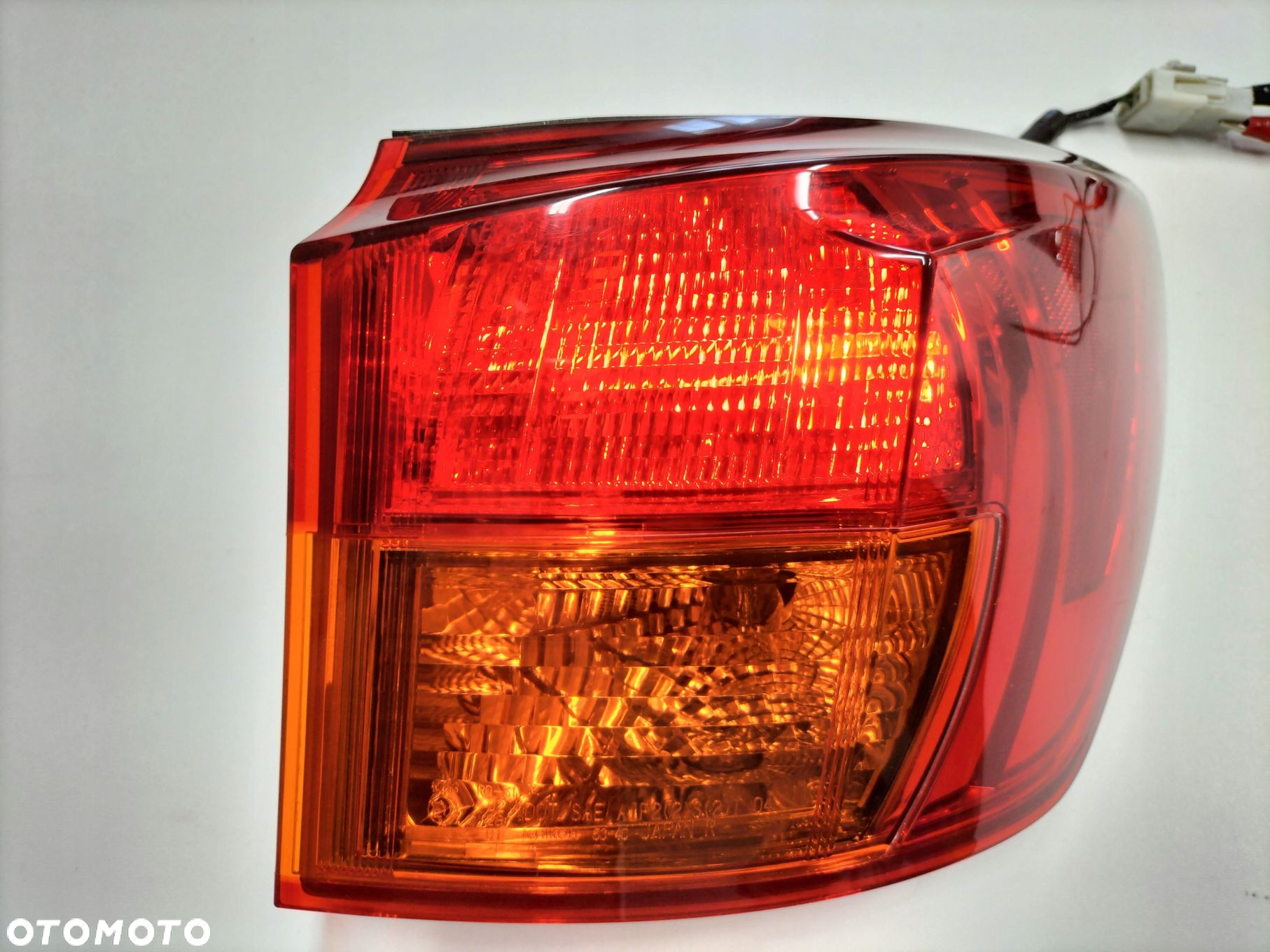 LAMPA PRAWA TYLNA PRAWY TYŁ LEXUS IS 220 250 ORYGINAŁ LED SPRAWNY - 2