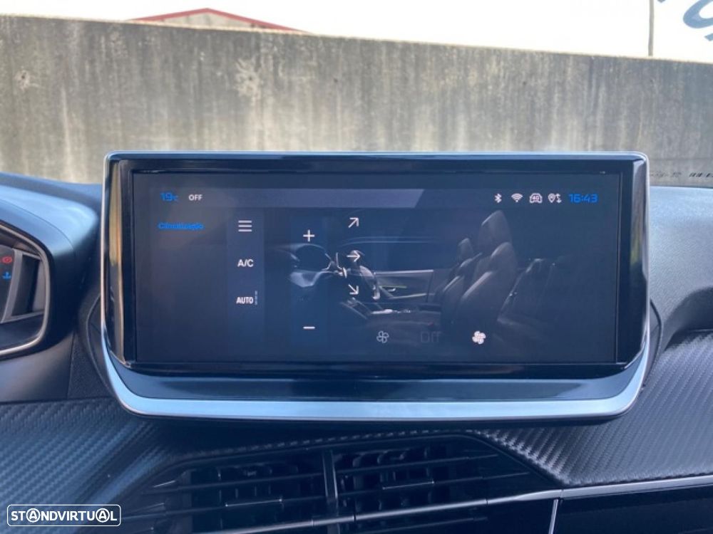 Peugeot 2008 1.2 Hybrid Allure e-DCS6 - 27