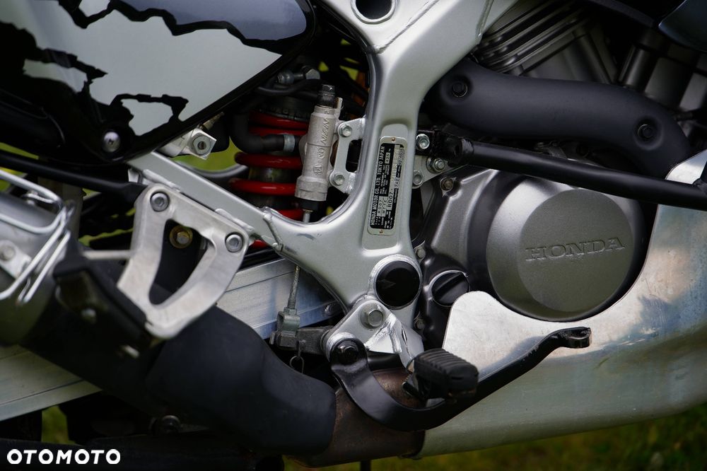 Honda XRV - 10