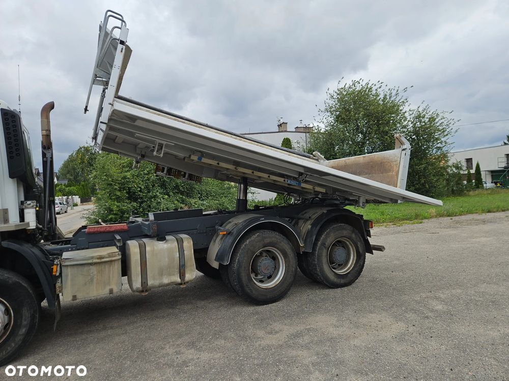 DAF CF - 9