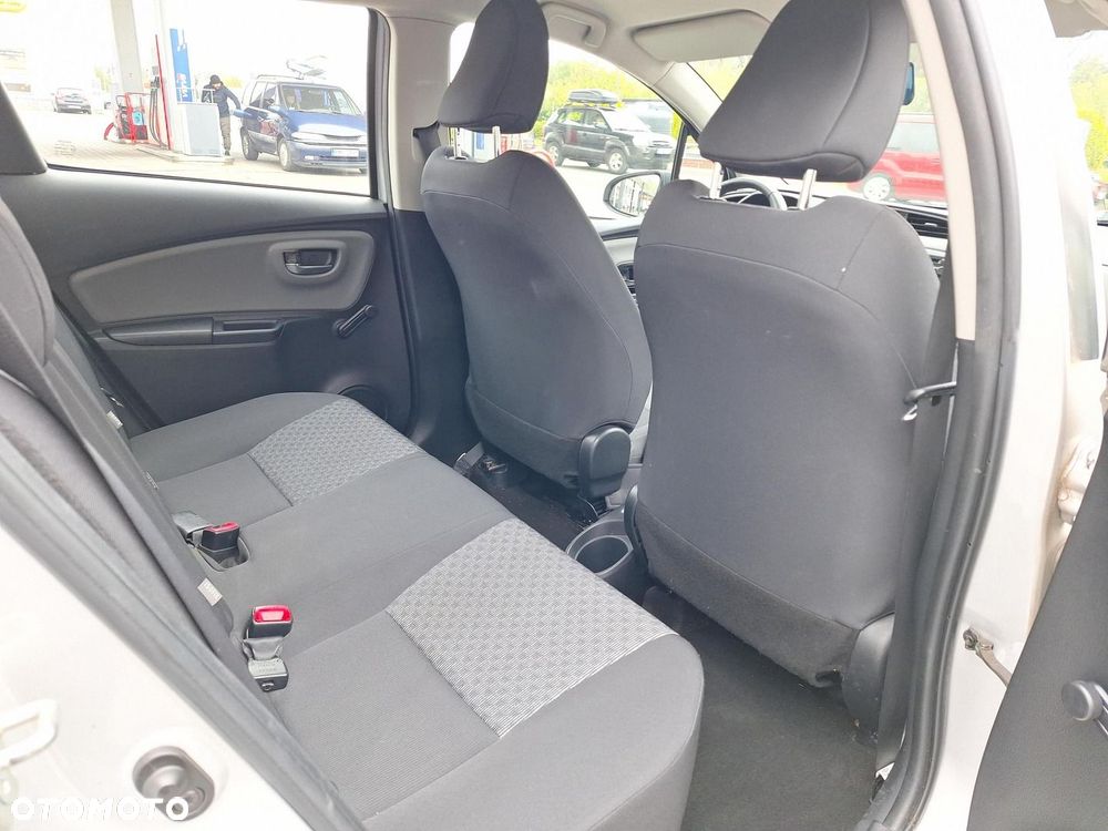 Toyota Yaris 1.0 Active EU6 - 10