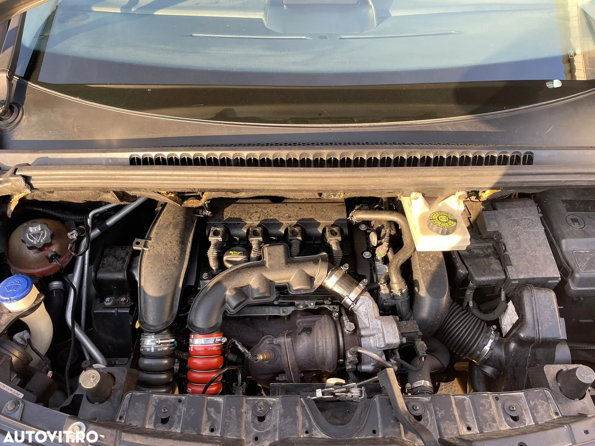 Dezmembrari Peugeot 3008 1.6 Benzina Turbo - 9
