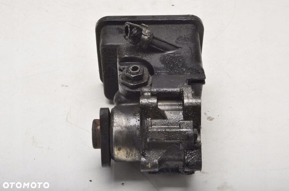 BMW E46 2.0 D POMPA WSPOMAGANIA - 3