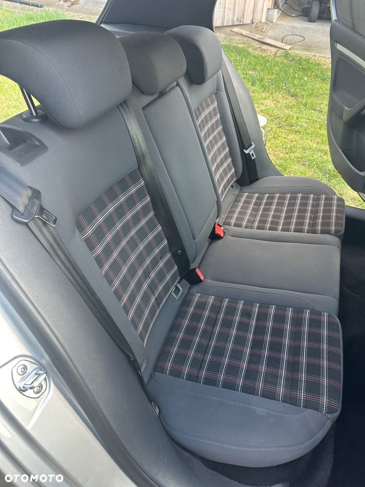 Volkswagen Golf 2.0 GTI DSG - 8