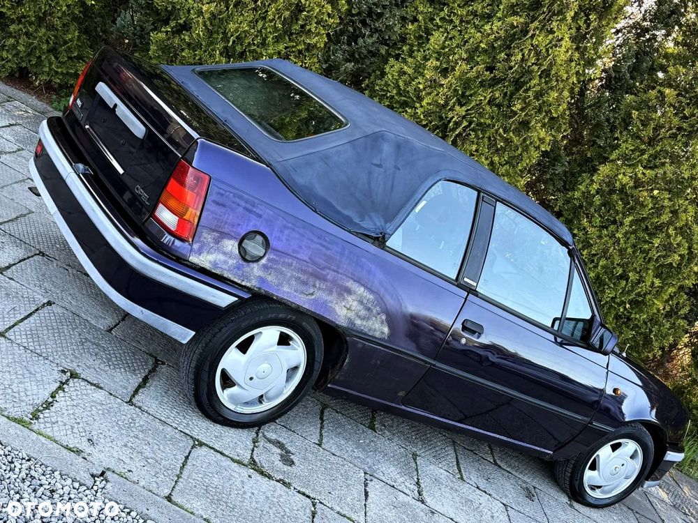 Opel Kadett E Cabriolet 1.6 - 11