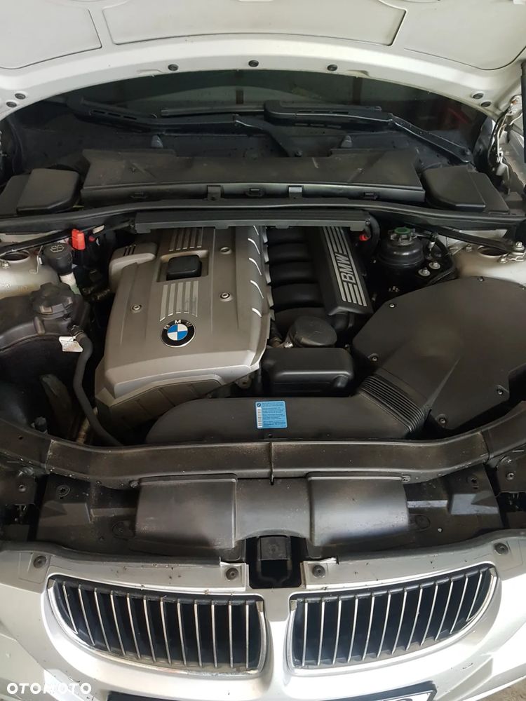 BMW Seria 3 330xi Touring - 7