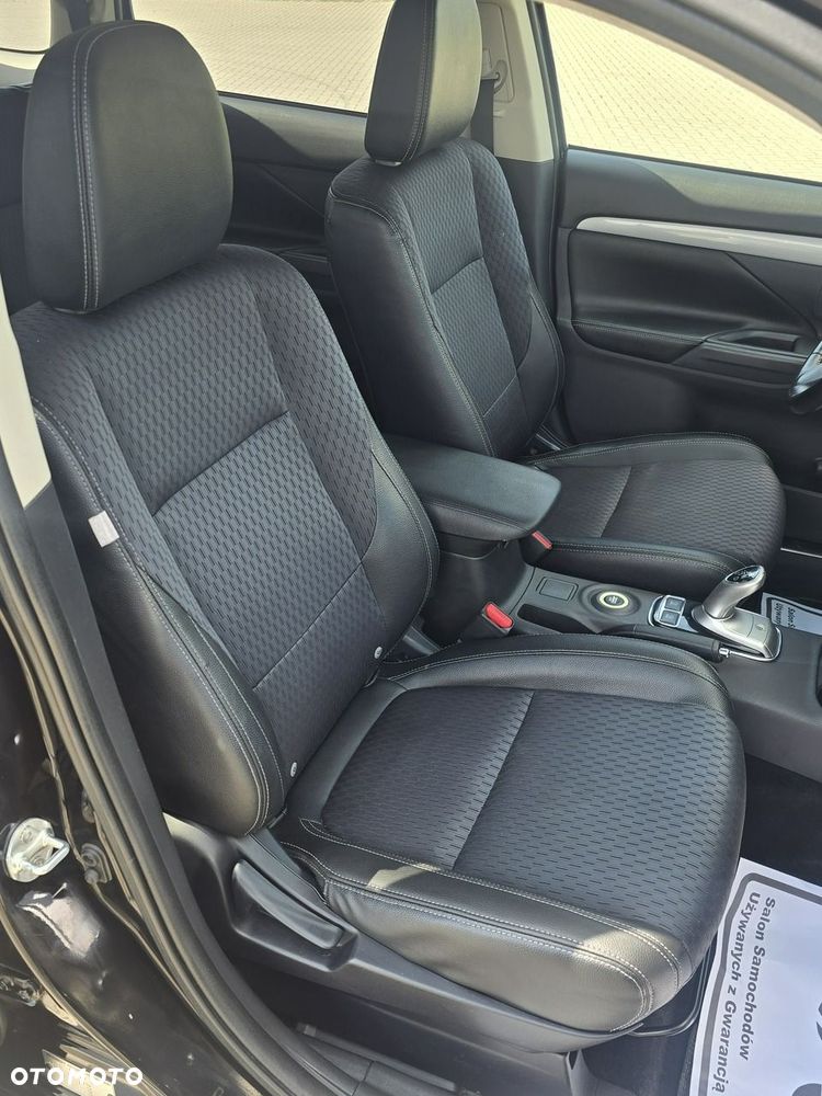 Mitsubishi Outlander - 25