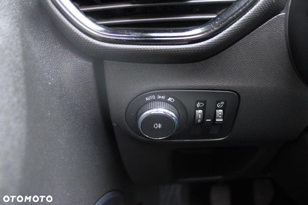 Opel Crossland X - 13