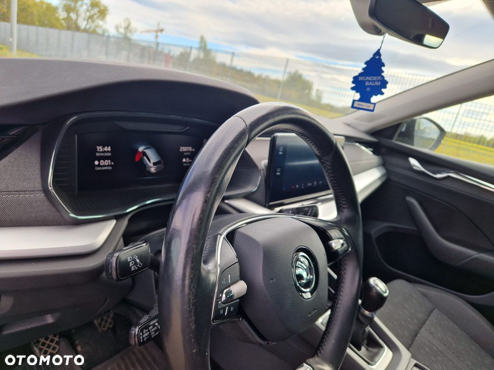 Skoda Octavia 1.5 TSI ACT Active - 3
