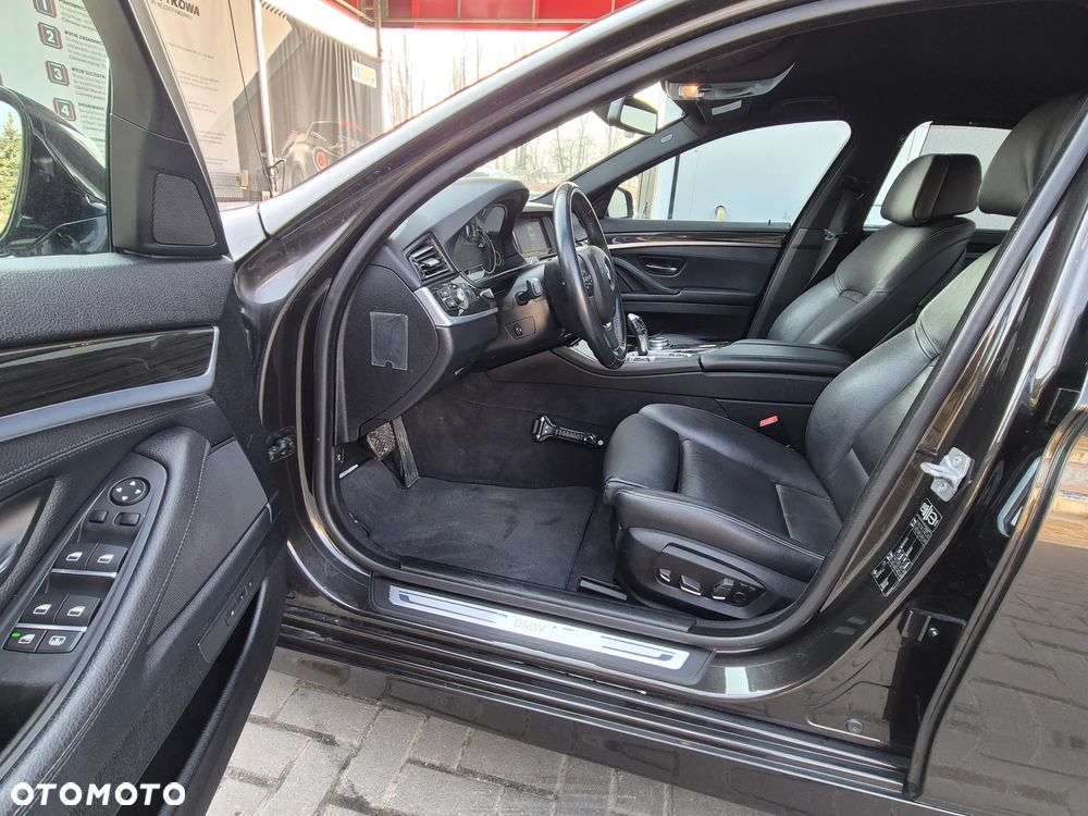 BMW Seria 5 520i Luxury Line - 25