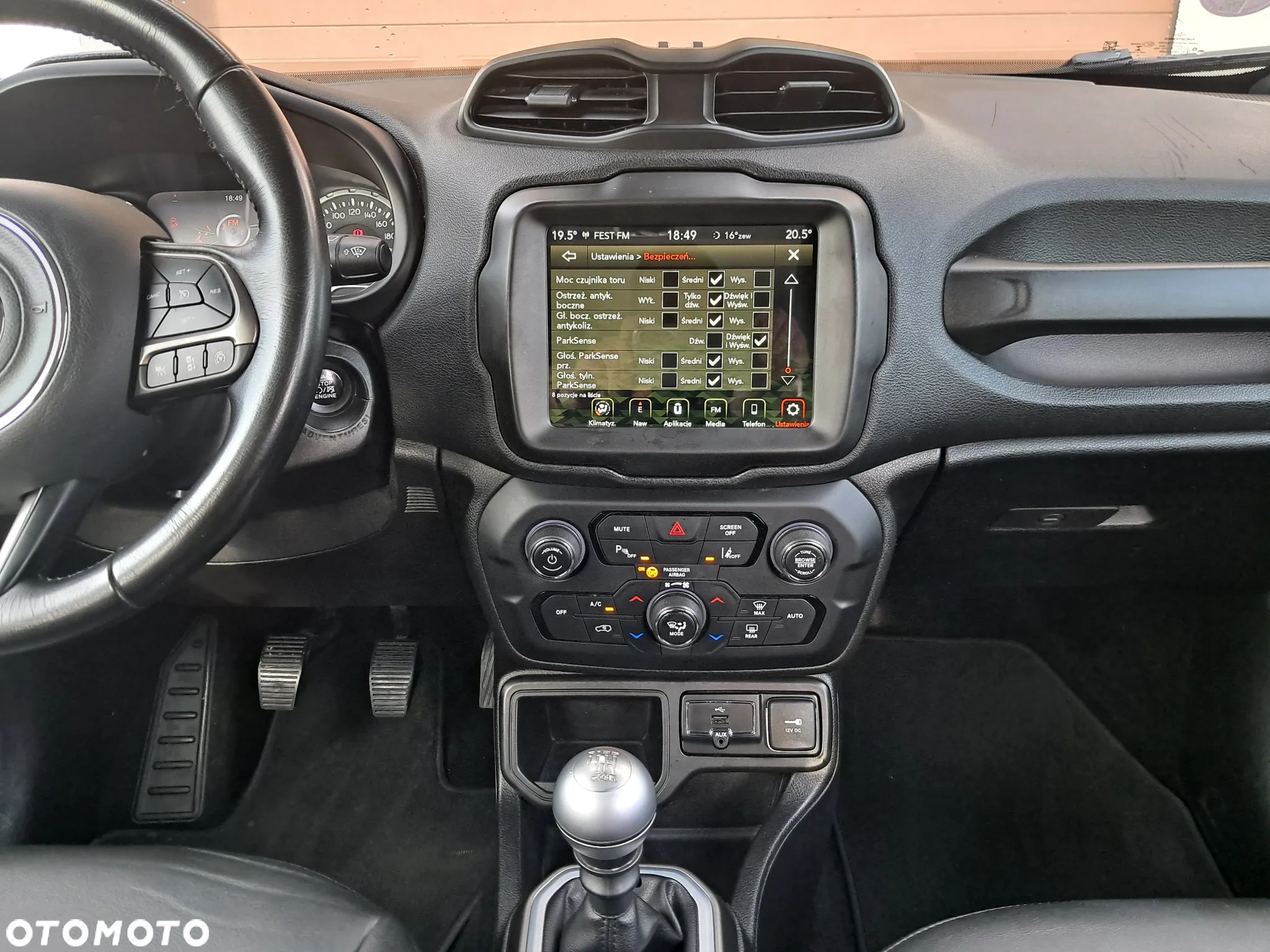 Jeep Renegade 1.4 MultiAir Limited FWD S&S - 29