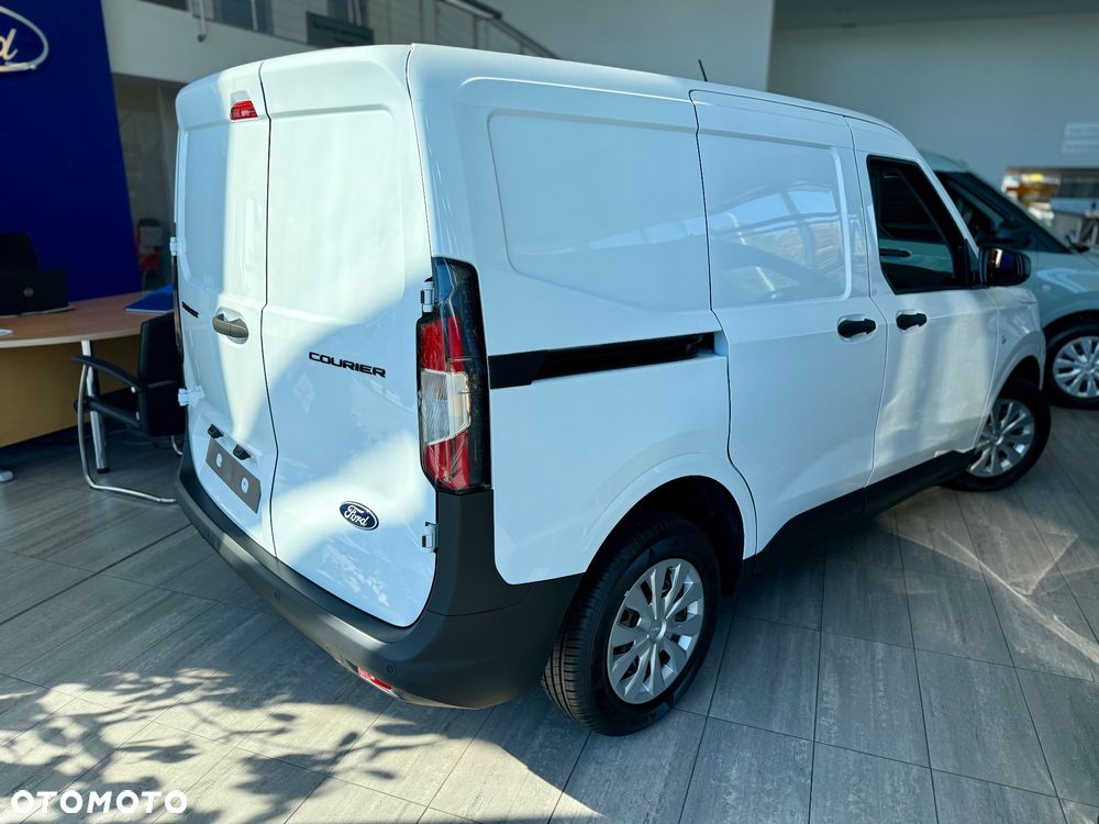 Ford Transit Courier - 3